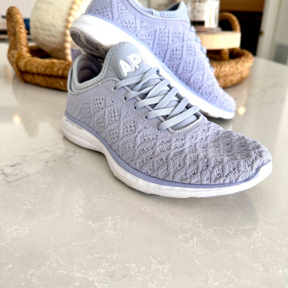 Athletic Propulsion Labs In Lavender size 7.5